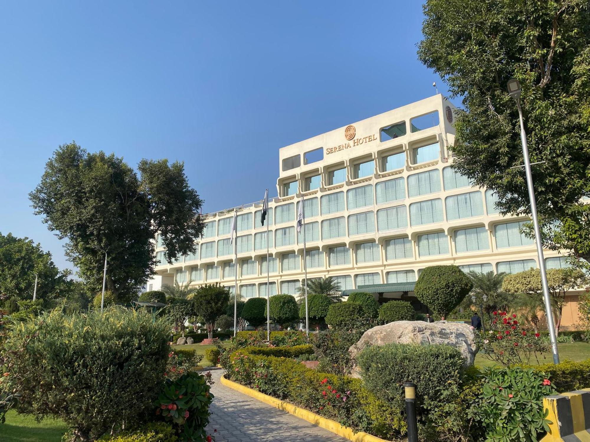 Peshawar Serena Hotel Exterior foto